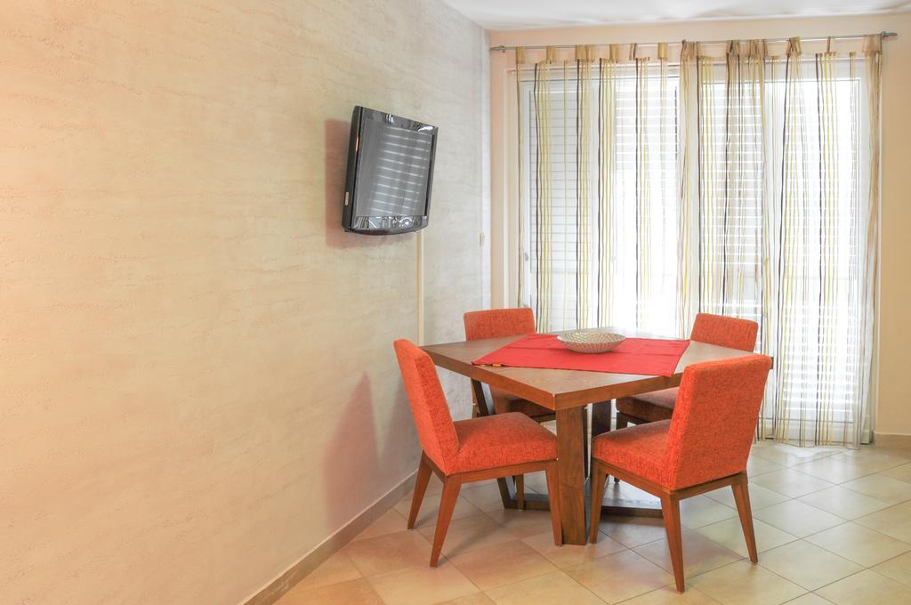 Apartments Lila Aurea Petrovac Δωμάτιο φωτογραφία